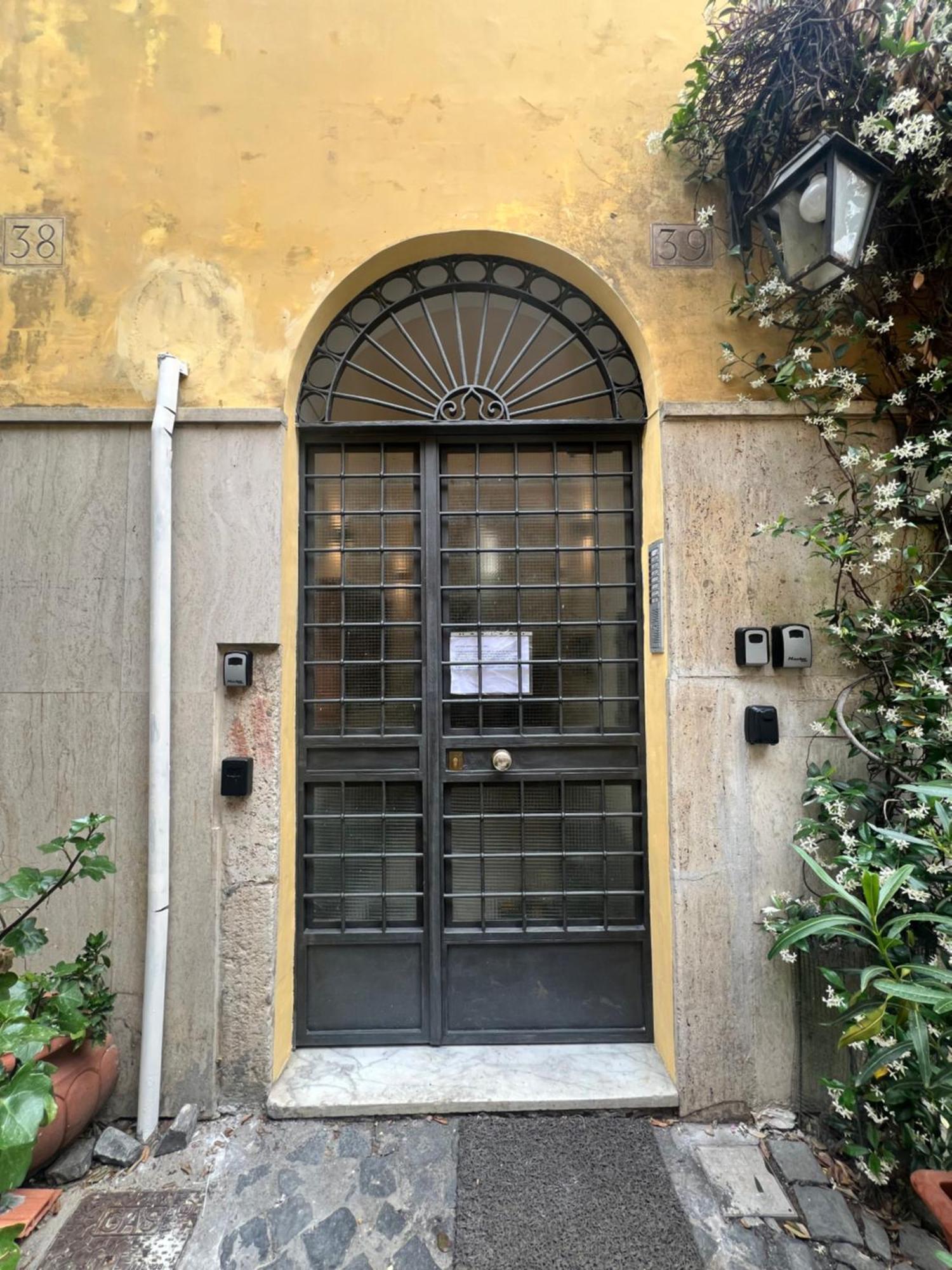 Trastevere Al Leopardo Рим Экстерьер фото